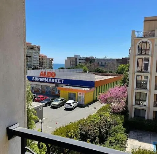 Апартамент K.k Elenite Astoria 5 *