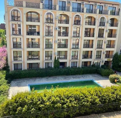 Апартамент K.k Elenite Astoria 5 *